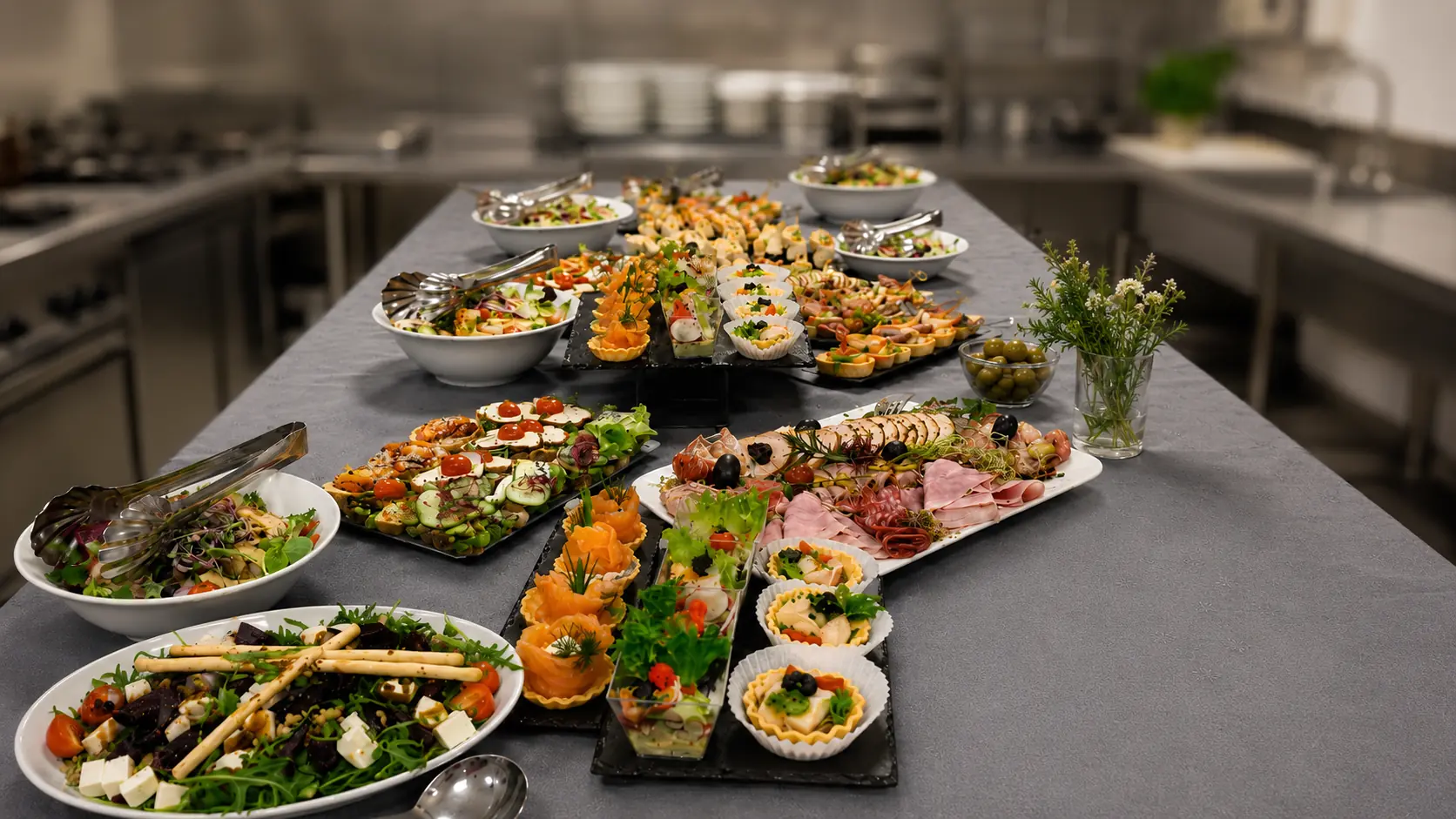Catering firmowy gdynia  świeże posiłki dla firm i pracowników