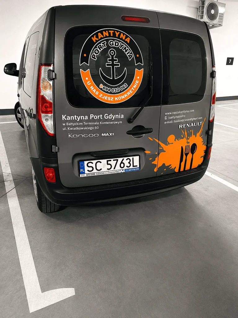 Samochód Naszej Kantyny do transportu cateringu i obiadów na terenie Gdyni